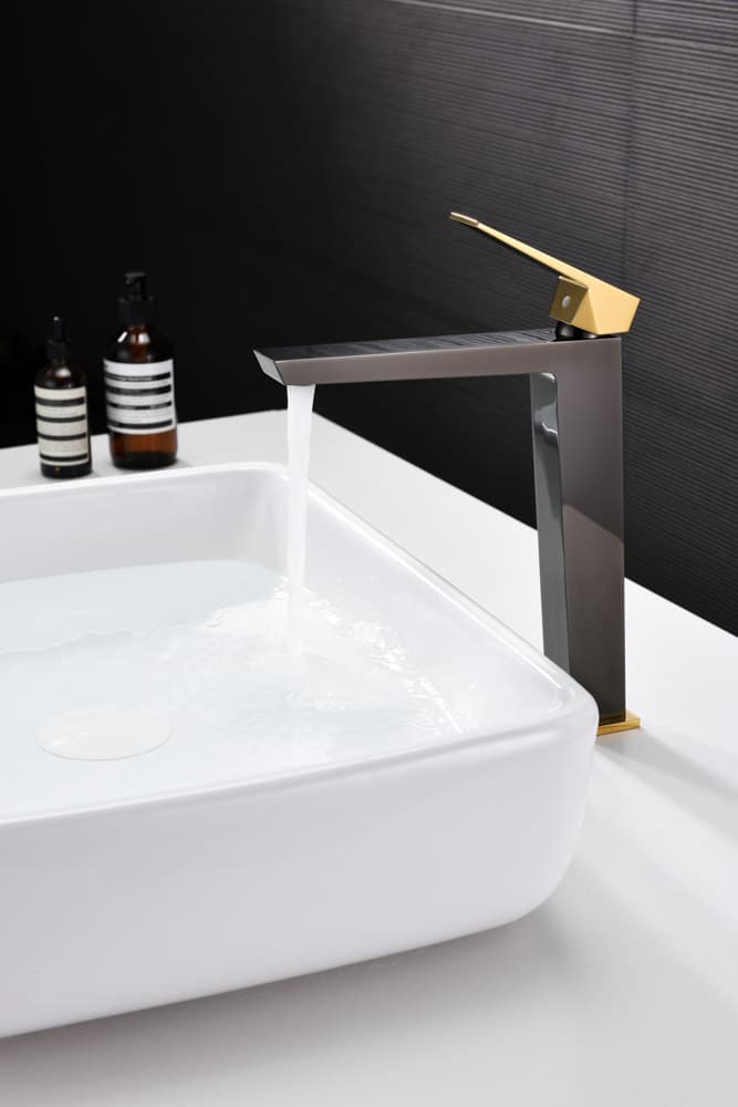 Grifo Monomando de Lavabo Alto INFINITE Negro Cristal / Oro Brillo