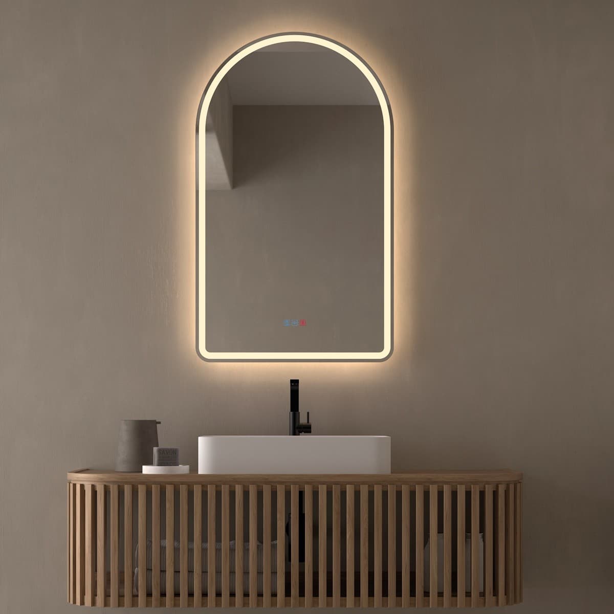 Espejo de baño en arco con LED integrado Acueducto