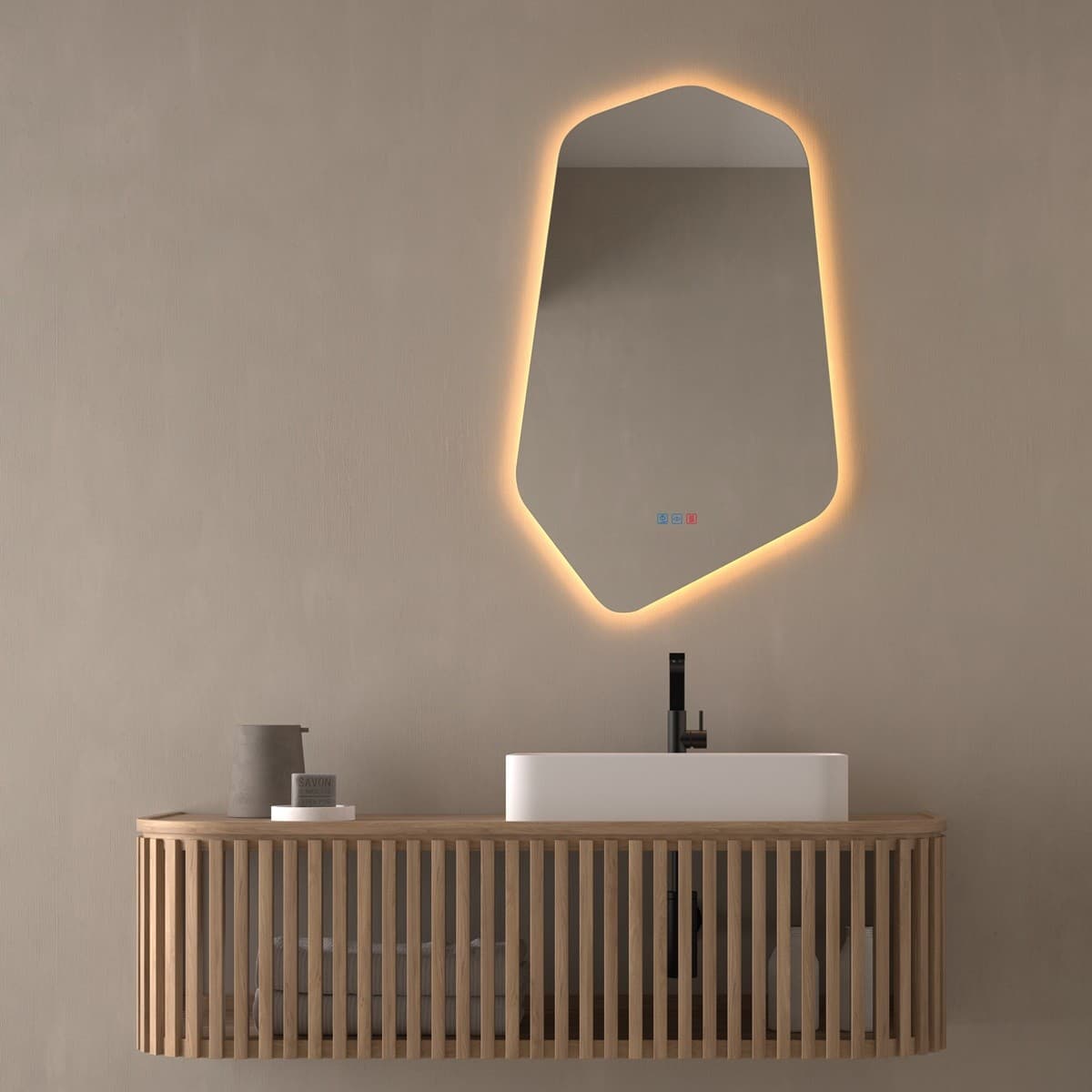 Espejo irregular con luz LED para baño Albaicín